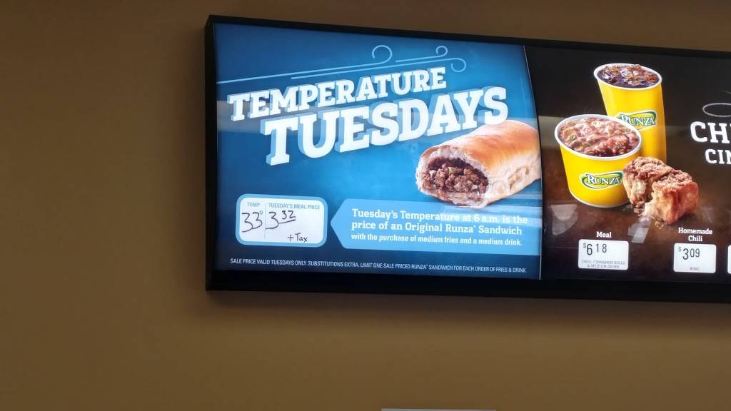 Runza Restaurant | restaurant | 15757 Center West Hadan Dr, Bennington, NE 68007, USA | 4029917118 OR +1 402-991-7118