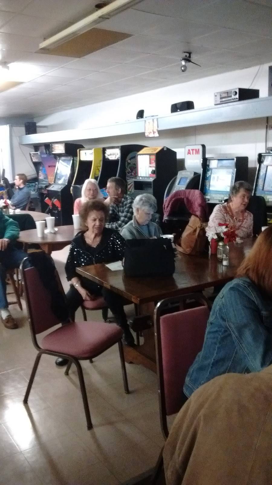 Andys Grill and Recreation | restaurant | 4264 Lee St, Ayden, NC 28513, USA | 2527462228 OR +1 252-746-2228