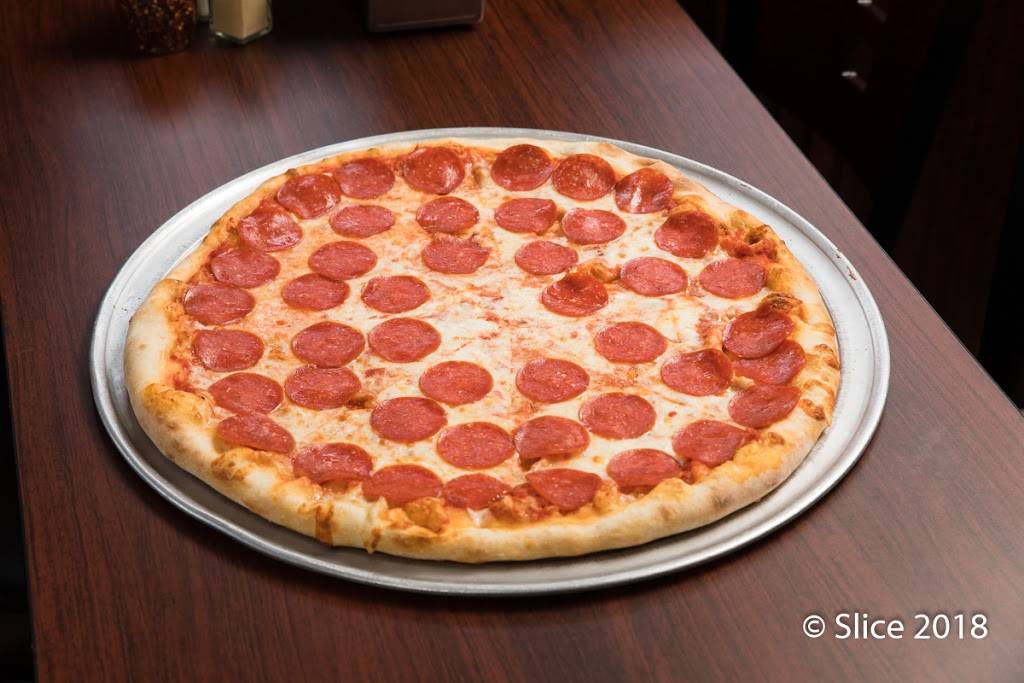 Martiniellos Pizzeria & Family Restaurant | restaurant | 62-98 Forest Ave, Ridgewood, NY 11385, USA | 9179090146 OR +1 917-909-0146