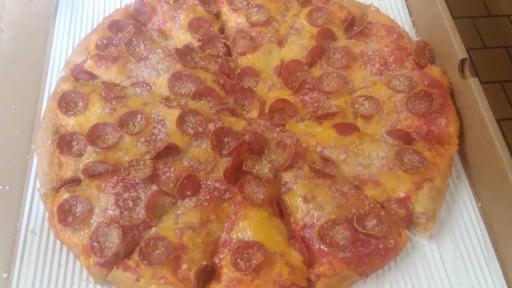 Mary Zifers Pizza Shop | restaurant | 110 W 4th St, Dover, OH 44622, USA | 3303433512 OR +1 330-343-3512