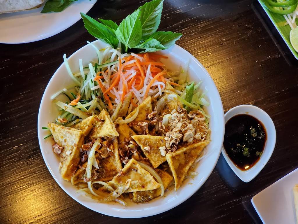 DOP PHO | restaurant | 8902 NE 5th Ave #113, Vancouver, WA 98665, USA | 3604339179 OR +1 360-433-9179