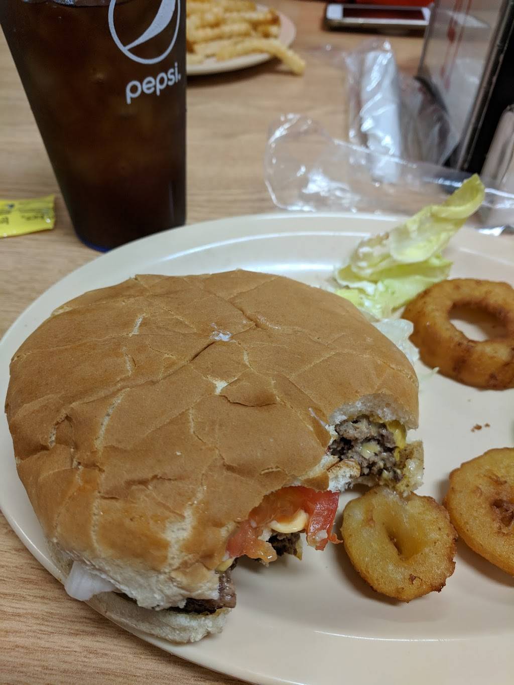 Elmers Restaurant | restaurant | 6841 Tallapoosa St, Notasulga, AL 36866, USA | 3342571998 OR +1 334-257-1998