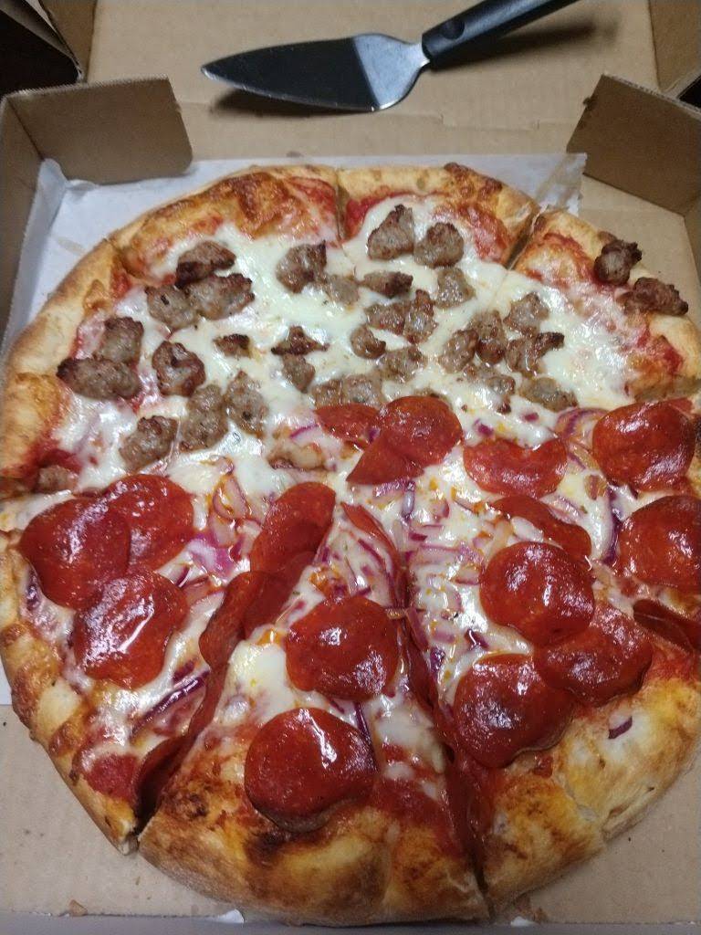 Arkay Pizza & Variety Store | meal takeaway | 172 Farmington Falls Rd, Farmington, ME 04938, USA | 2077783944 OR +1 207-778-3944