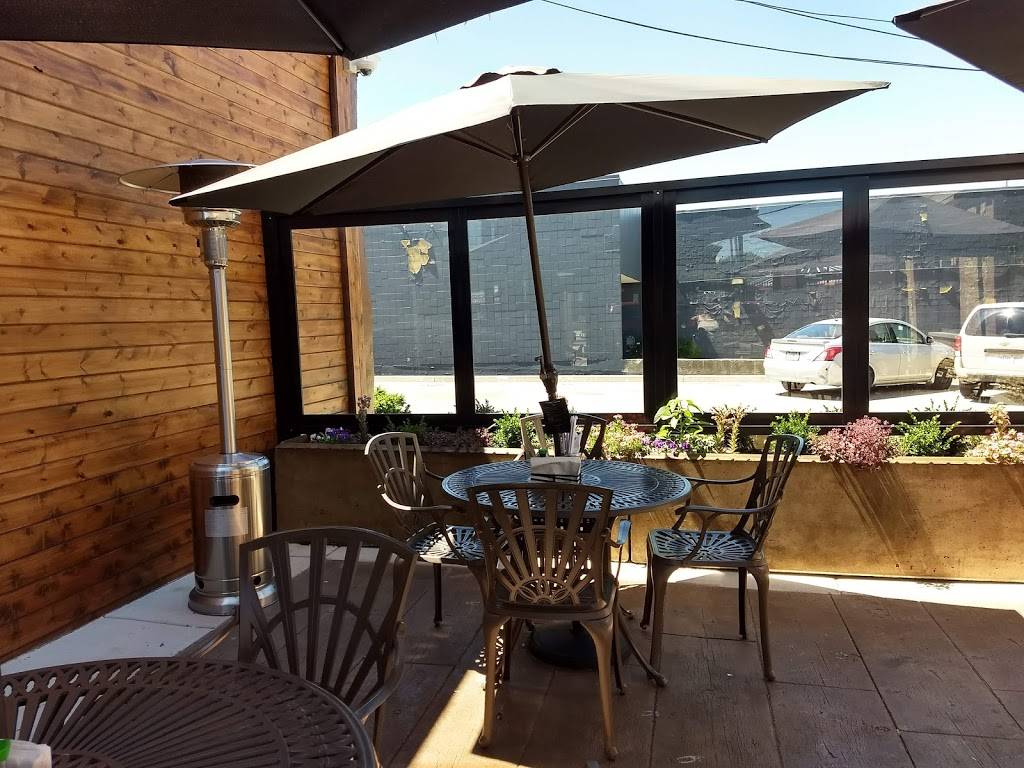 The Shortline | restaurant | 118 Buchanan St, Belvidere, IL 61008, USA | 8155476666 OR +1 815-547-6666