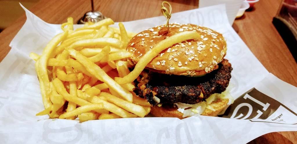 Burger 21 Lakeland | restaurant | 1601 Town Center Dr, Lakeland, FL 33803, USA | 8639378002 OR +1 863-937-8002