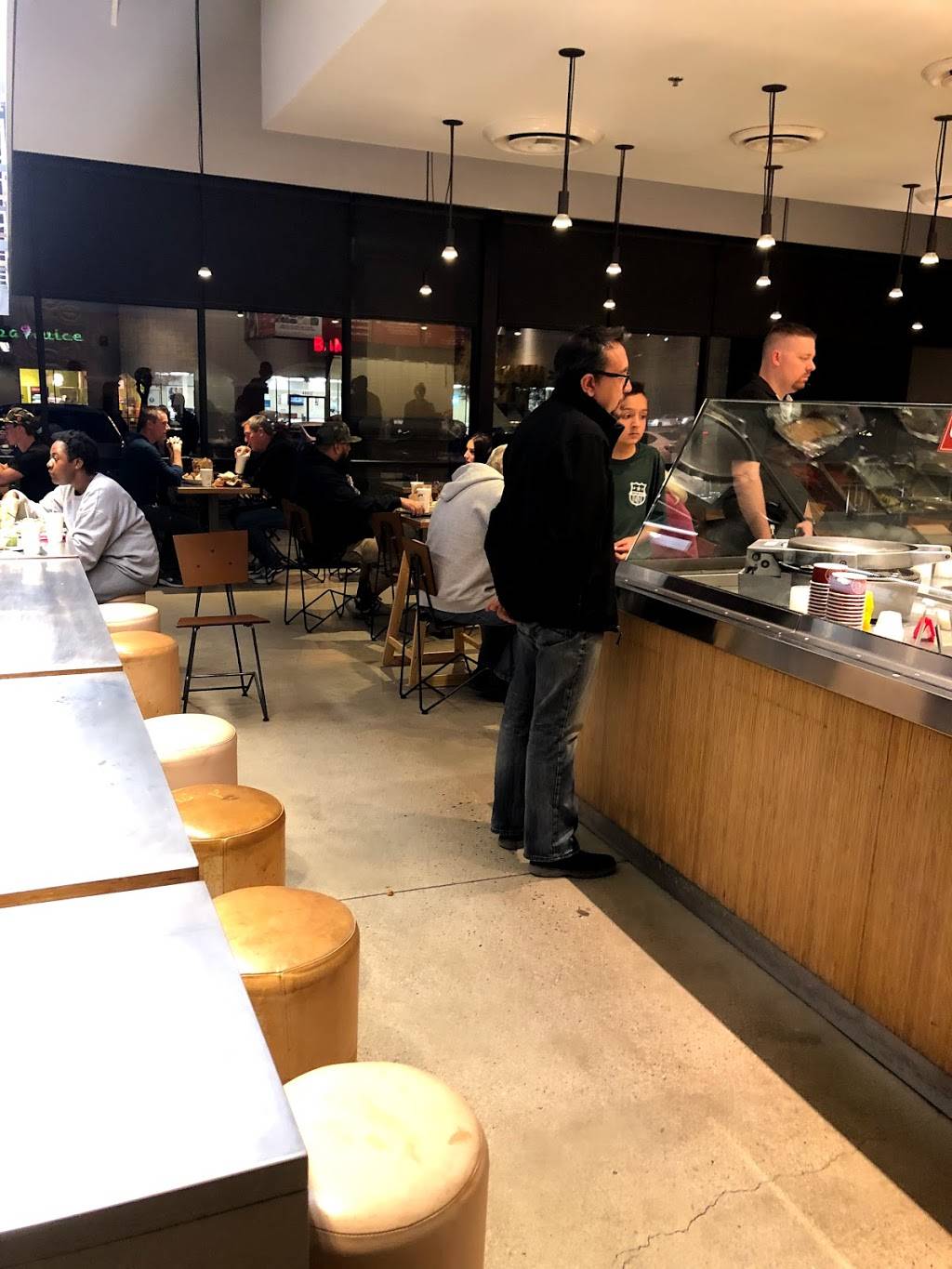 Chipotle Mexican Grill | restaurant | 40940 California Oaks Rd Ste A, Murrieta, CA 92562, USA | 9518941112 OR +1 951-894-1112