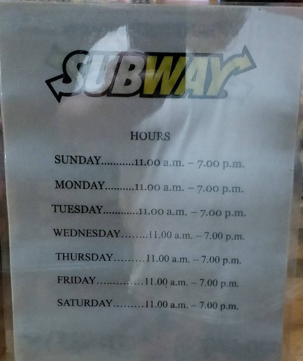 Subway | restaurant | 8 2nd Ave N, Sauble Beach, ON N0H 2G0, Canada | 5194221689 OR +1 519-422-1689