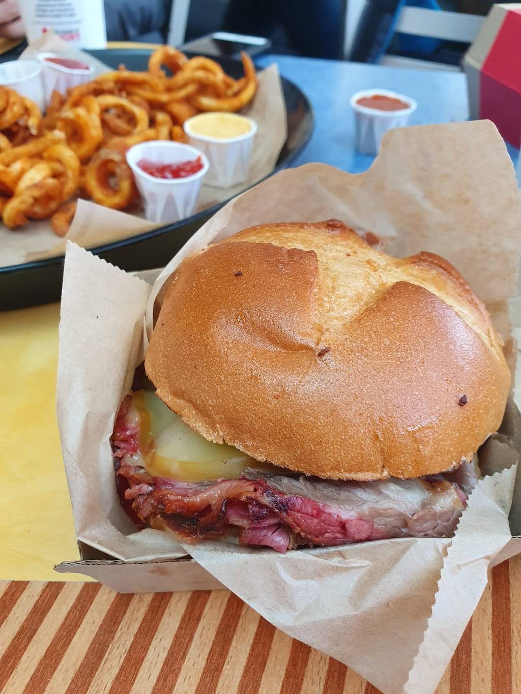 Arbys | restaurant | 45 E South St, Indianapolis, IN 46225, USA | 3174231264 OR +1 317-423-1264