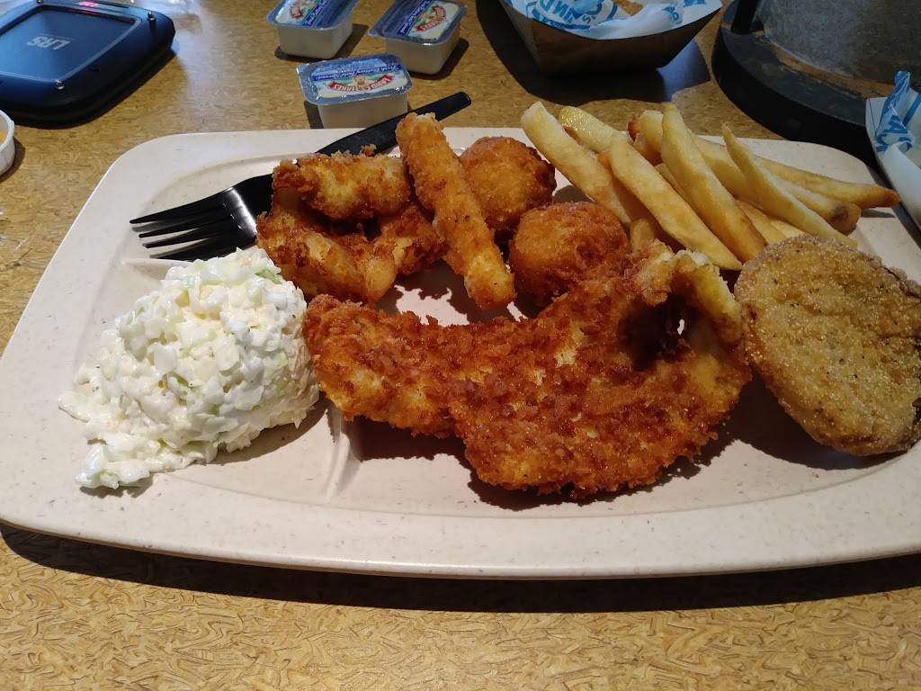 Captain Ds | restaurant | 2 Recreation Dr, Oxford, AL 36203, USA | 2568352455 OR +1 256-835-2455