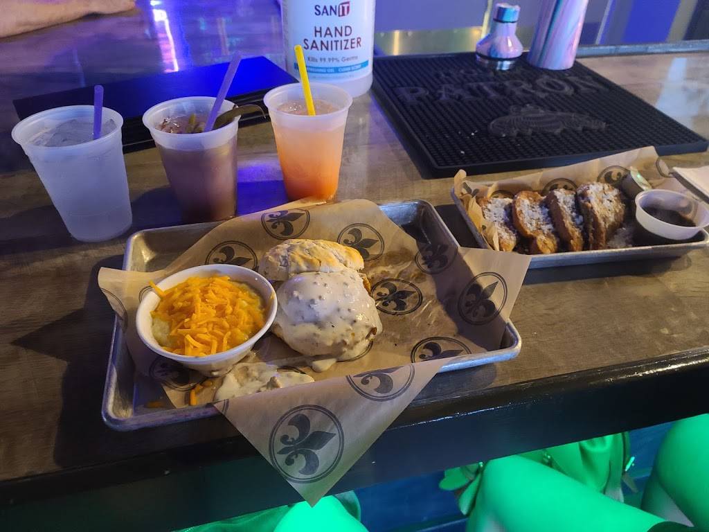 Locals Bar and Kitchen | restaurant | 7755 Magnolia Beach Rd Suite A, Denham Springs, LA 70726, USA | 2253805555 OR +1 225-380-5555