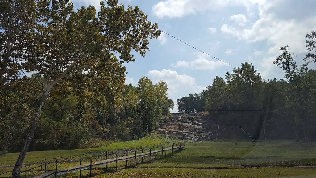 Carols Lakeview Restaurant | restaurant | 200 Iroquois Dr, Cherokee Village, AR 72529, USA | 8702573595 OR +1 870-257-3595