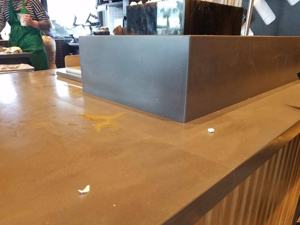 Starbucks | cafe | 11707 FL-70 E, Lakewood Ranch, FL 34202, USA | 9417202550 OR +1 941-720-2550