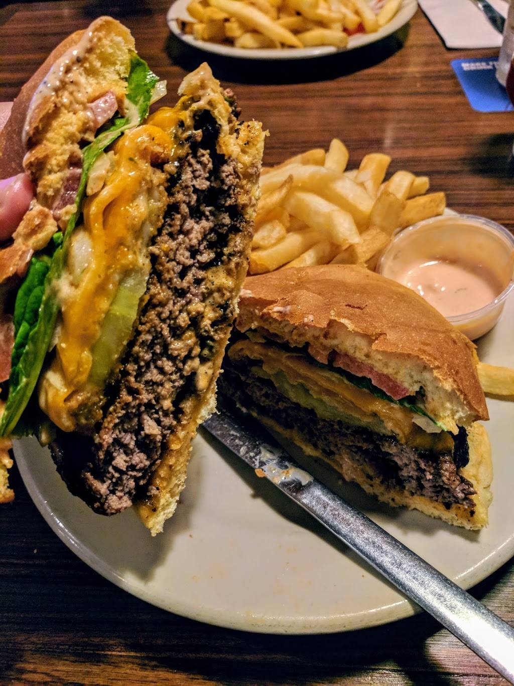 Frankie Gs Bar & Grill | restaurant | 4565 Chestnut Park Plaza, St. Louis, MO 63129, USA | 3148949292 OR +1 314-894-9292