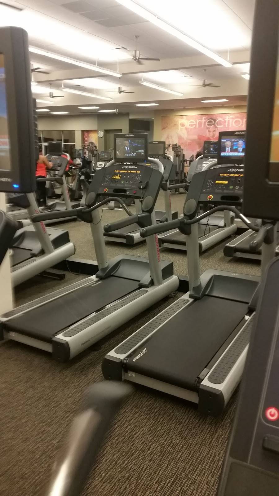 Westfield Trumbull | shopping mall | 5065 Main St, Trumbull, CT 06611, USA | 2033724500 OR +1 203-372-4500