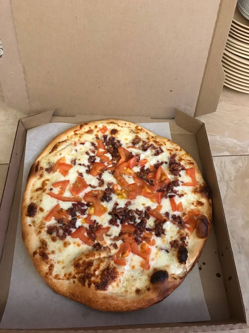 Luckys Pizza | restaurant | 6630 W Cactus Rd B108, Glendale, AZ 85304, USA | 6238787888 OR +1 623-878-7888