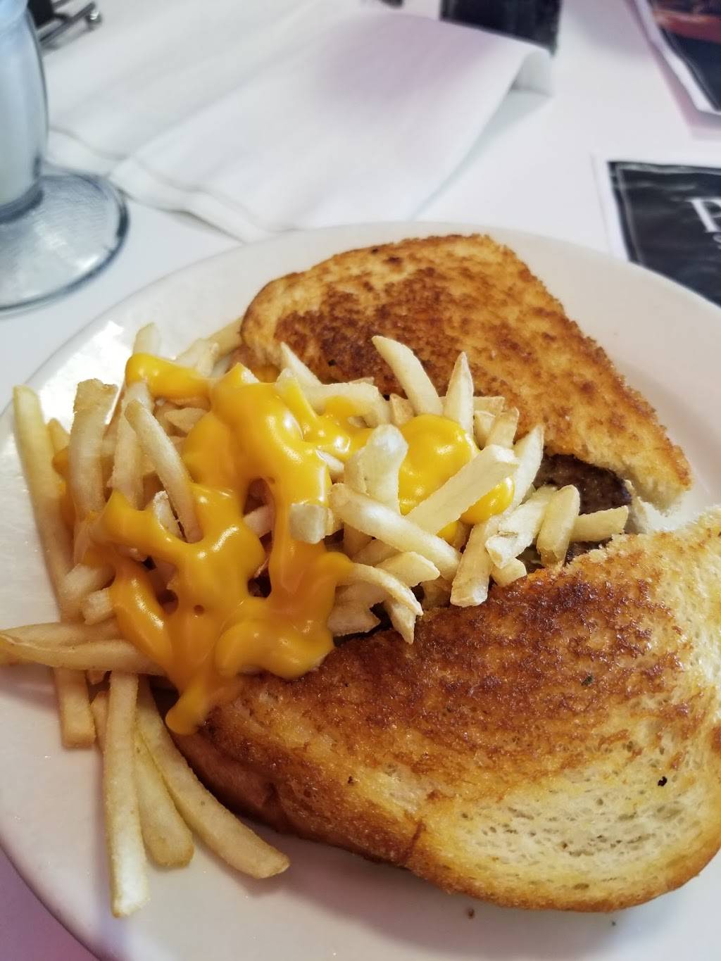 Steak n Shake | restaurant | 9530 Diamond Centre Dr, Mentor, OH 44060, USA | 4406398734 OR +1 440-639-8734