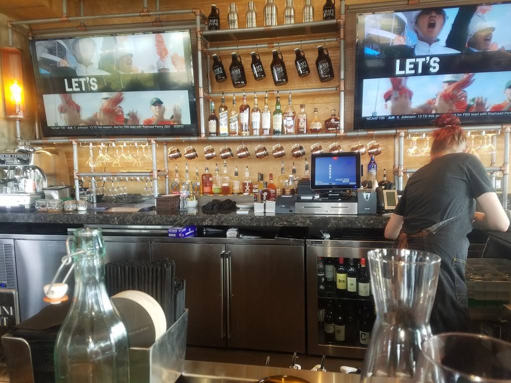 Craft & Vine | restaurant | 310 S Oak St #300, Roanoke, TX 76262, USA | 8174648181 OR +1 817-464-8181