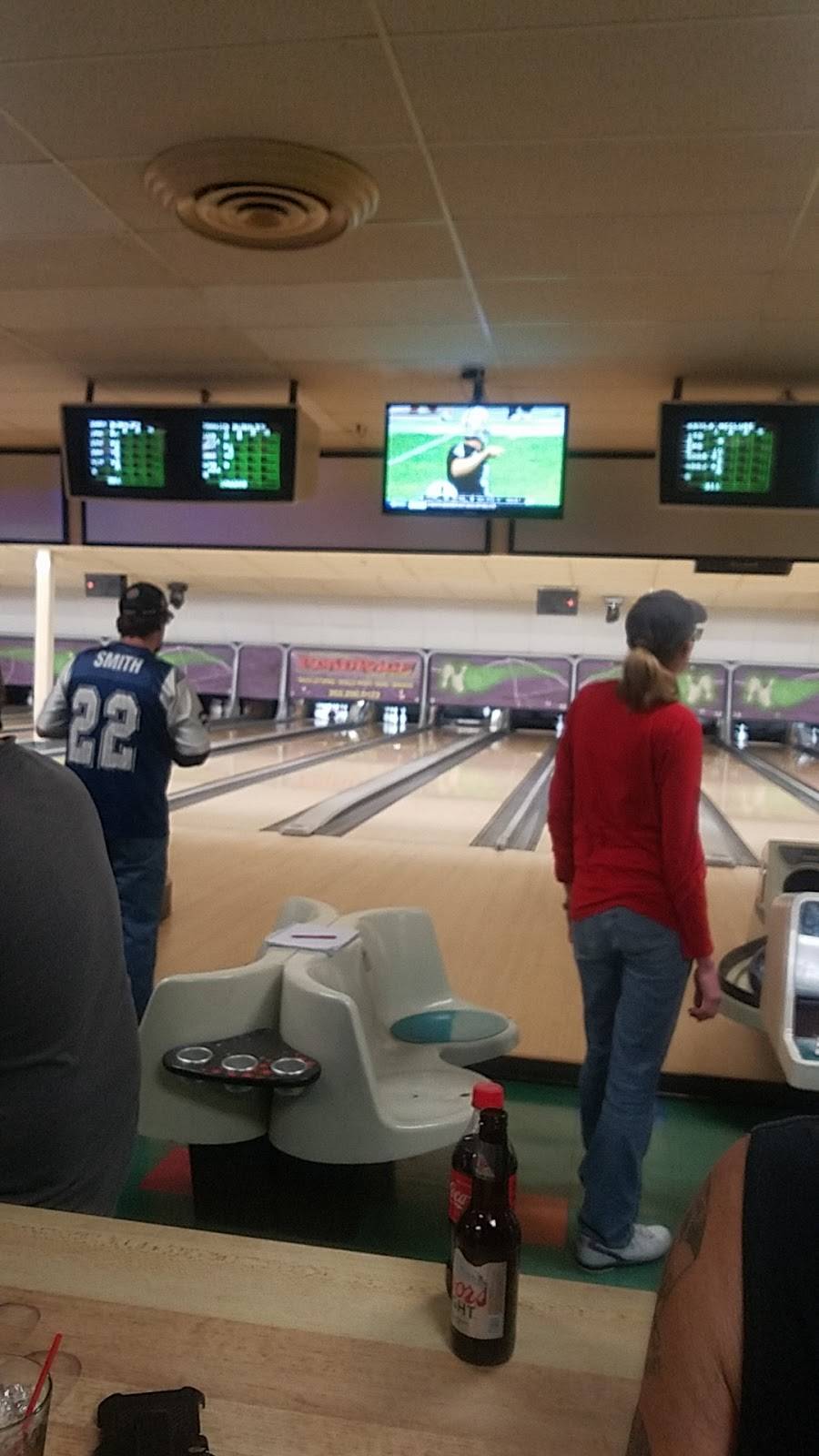 Old Settlers Bowling Center | restaurant | 1500 15th Ave, Union Grove, WI 53182, USA | 2628783709 OR +1 262-878-3709