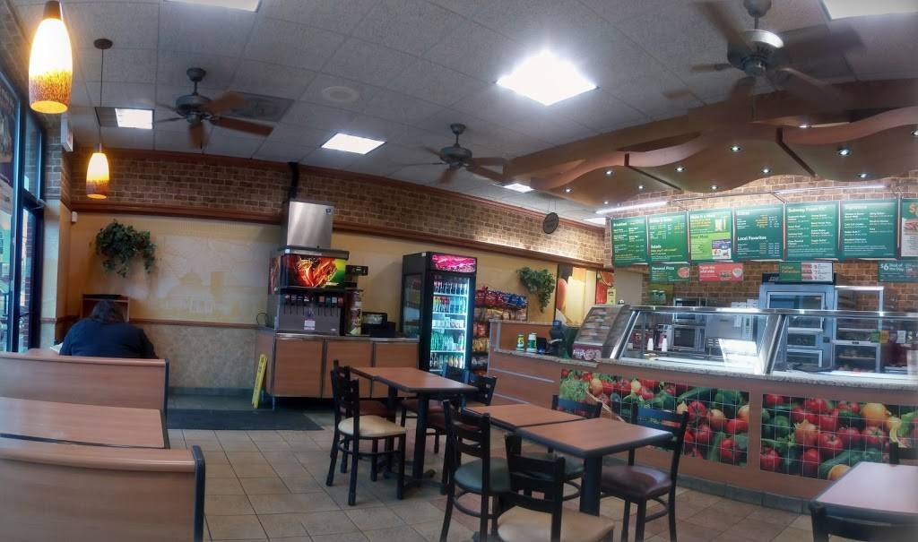 Subway Restaurants | restaurant | 7211 W 63rd St, Summit, IL 60501, USA | 7089241467 OR +1 708-924-1467