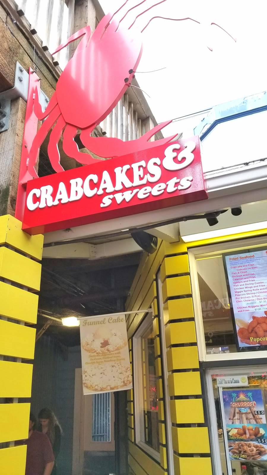 Crabcakes & Sweets | restaurant | Beach St, San Francisco, CA 94133, USA | 4152633526 OR +1 415-263-3526