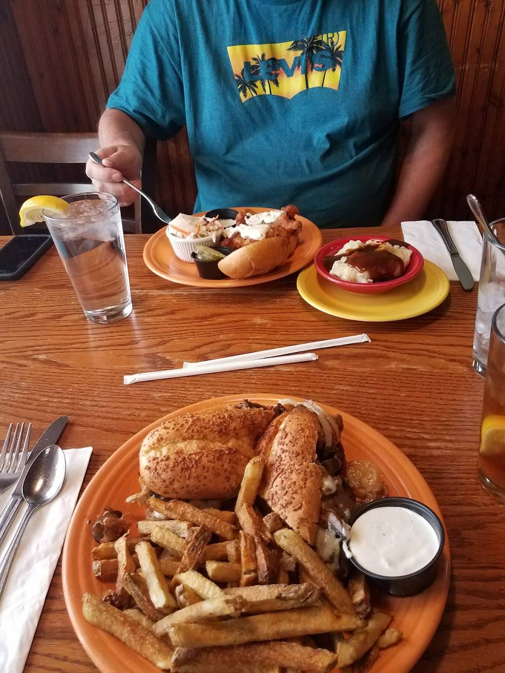 Annies Cafe and Bar | restaurant | 3100 E Colfax Ave, Denver, CO 80206, USA | 3033558197 OR +1 303-355-8197