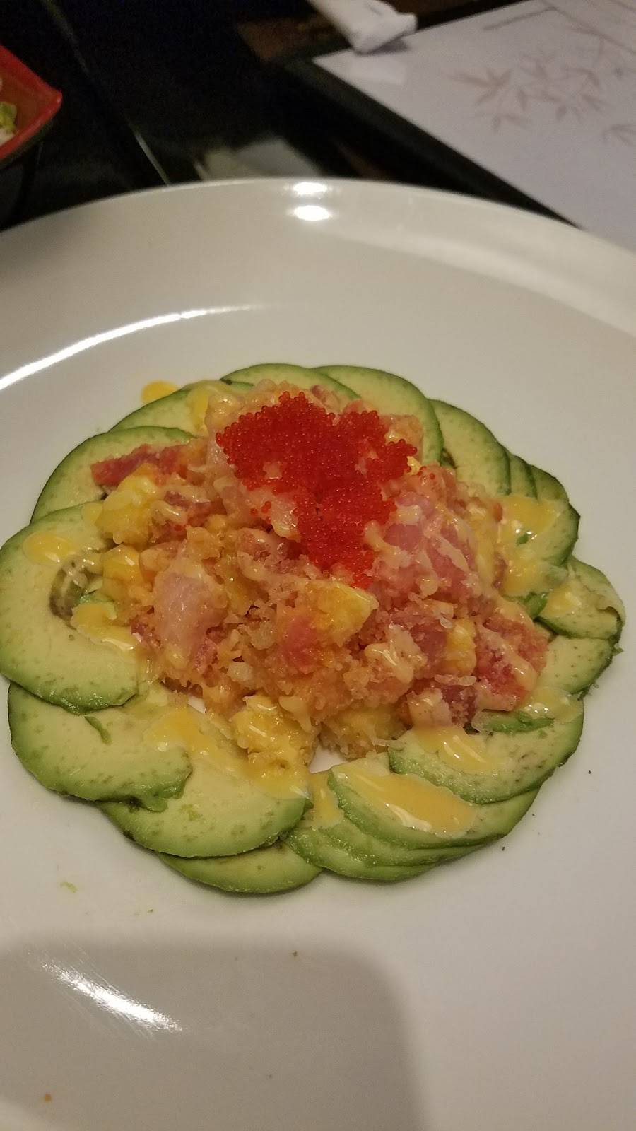 Oishi Sushi Restaurant & Bar | restaurant | 12220 Shawnee Mission Pkwy, Shawnee, KS 66216, USA | 9132683888 OR +1 913-268-3888