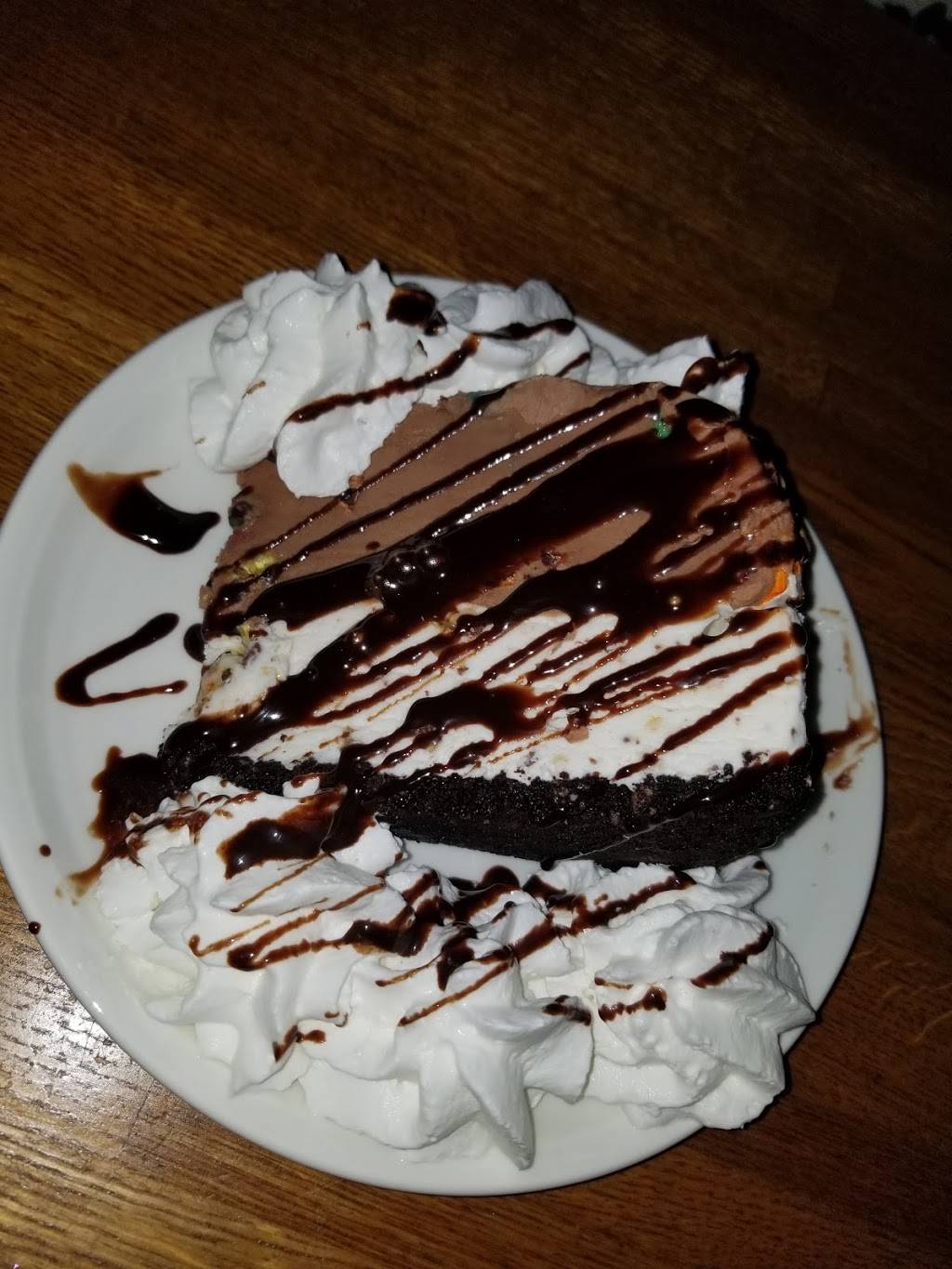 Cleats Chardon | restaurant | 602 South St, Chardon, OH 44024, USA | 4402858222 OR +1 440-285-8222