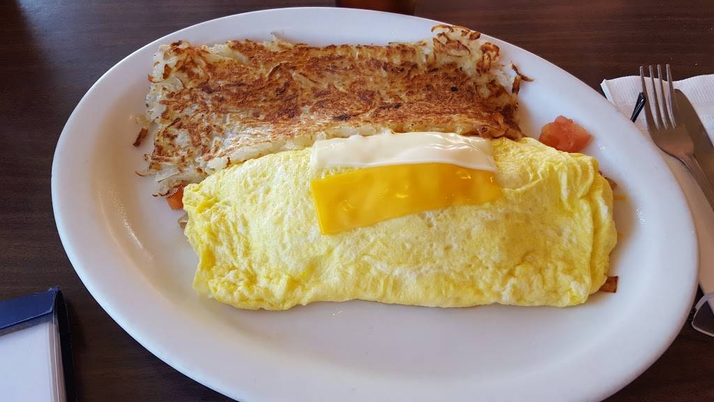 Carlos Country Kitchen | restaurant | 90 College Ave, Santa Rosa, CA 95401, USA | 7075699734 OR +1 707-569-9734