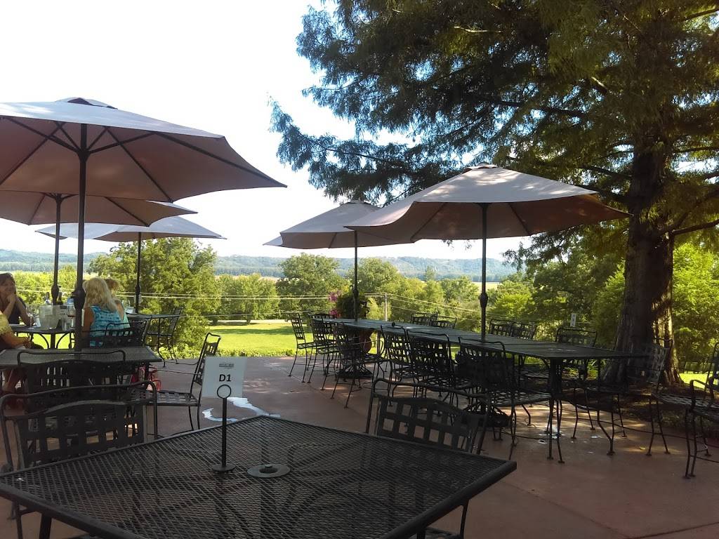 Defiance Ridge Vineyards | restaurant | 2711 S Missouri 94, Defiance, MO 63341, USA | 6367982288 OR +1 636-798-2288
