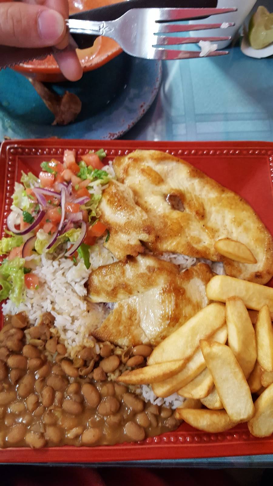 Ecuador Galapagos Restaurant | restaurant | 1355 E Main St, Bridgeport, CT 06608, USA | 2033621656 OR +1 203-362-1656