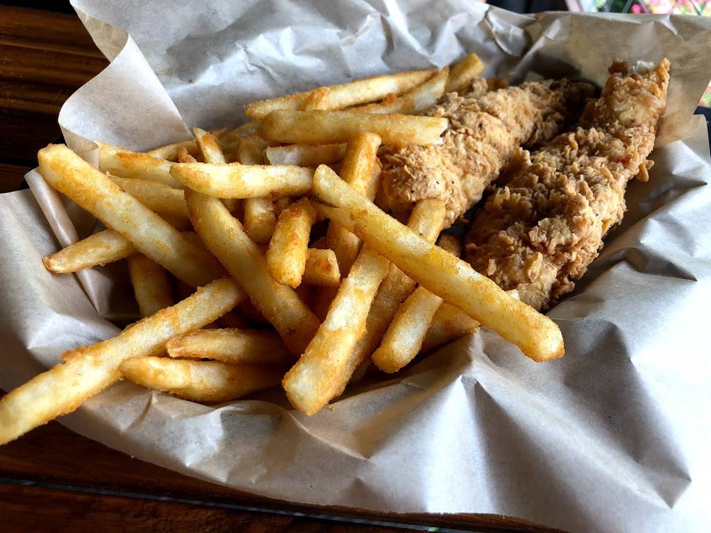 Ivars River Pub | restaurant | 701 Cheatham St, San Marcos, TX 78666, USA | 5128780303 OR +1 512-878-0303