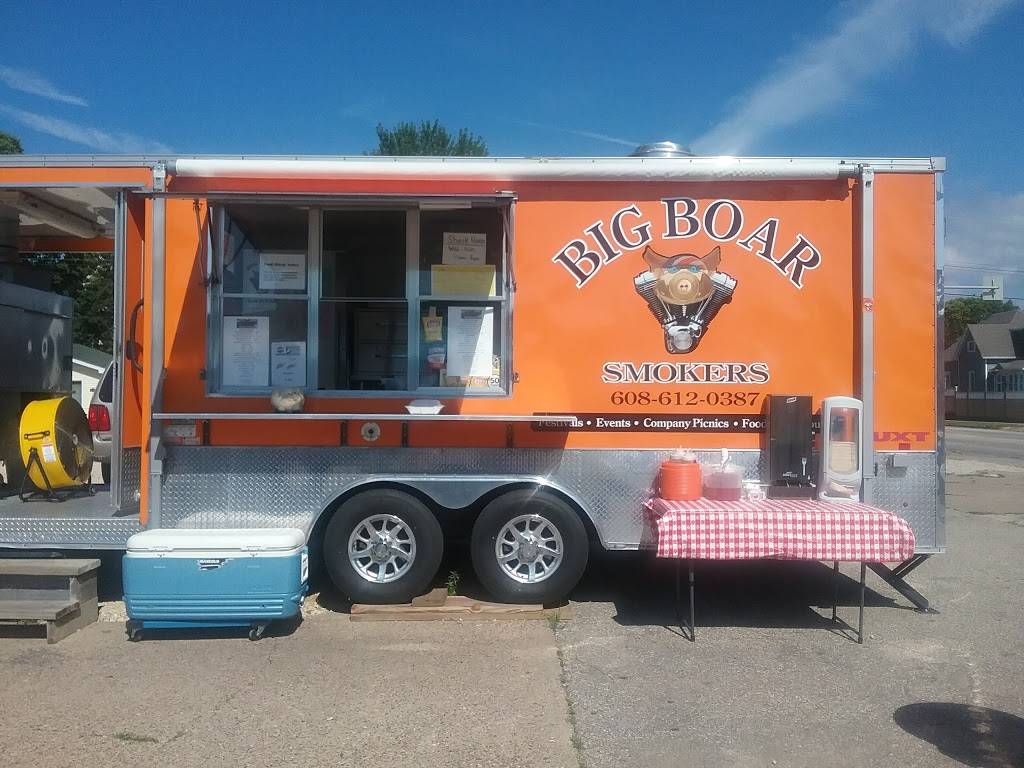 Big Boar BBQ George Street | restaurant | 1600 George St, La Crosse, WI 54603, USA | 6087901877 OR +1 608-790-1877