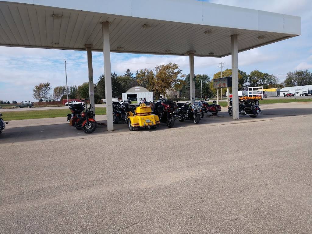 The Bar n Grill | restaurant | 10 E Main St, Racine, MN 55967, USA | 5073783300 OR +1 507-378-3300