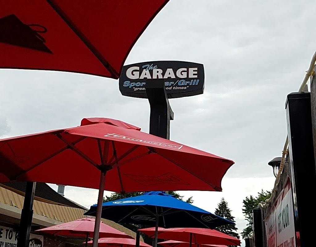 The Garage Sports Bar & Grill | restaurant | 5551 S 48th St, Lincoln, NE 68516, USA | 4024232996 OR +1 402-423-2996