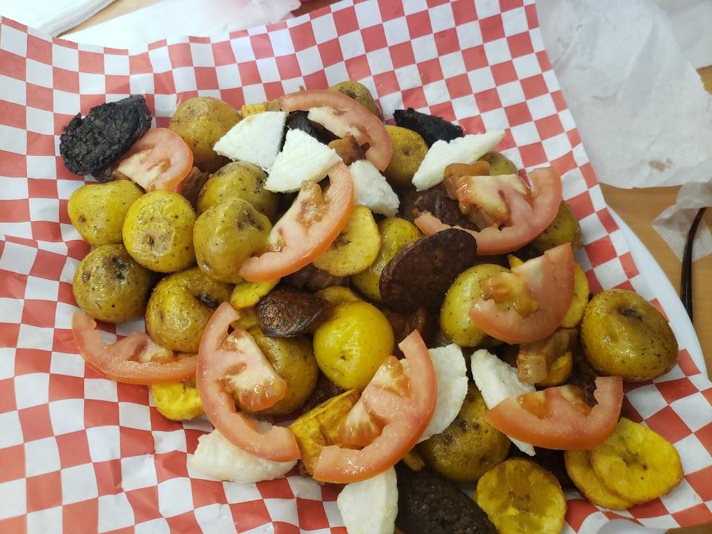 Empanadas Colombianas Luis Panes | restaurant | 5640 S Tacoma Way, Tacoma, WA 98409, USA | 2532120613 OR +1 253-212-0613