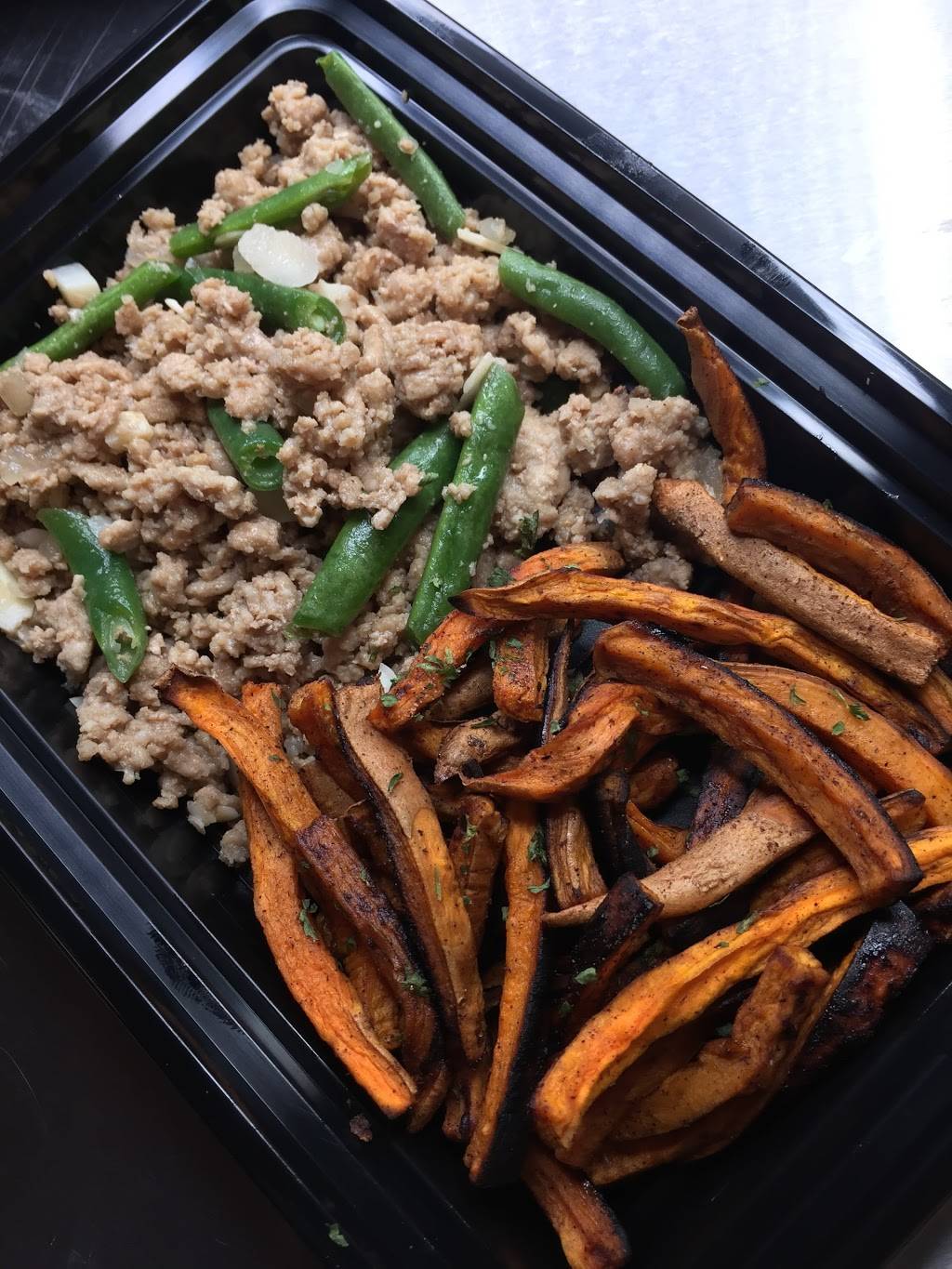 MACROFIT Meal Prepping | restaurant | 9849 Atlantic Ave unit m, South Gate, CA 90280, USA | 5624184193 OR +1 562-418-4193