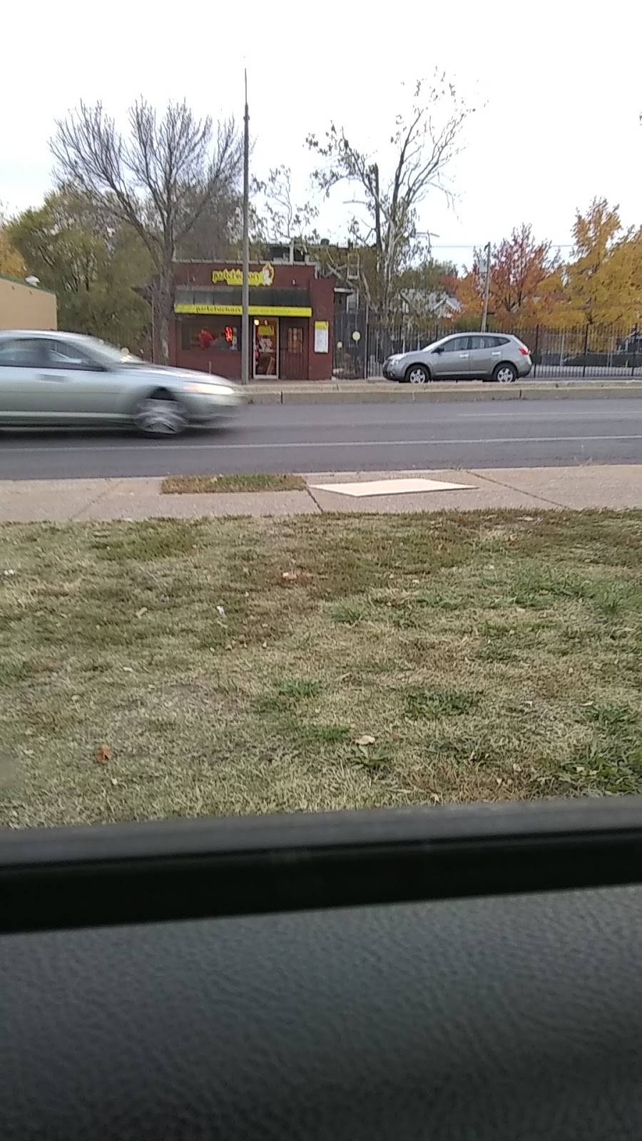 Just Chicken | restaurant | 5942 Delmar Blvd, St. Louis, MO 63112, USA | 3147263303 OR +1 314-726-3303