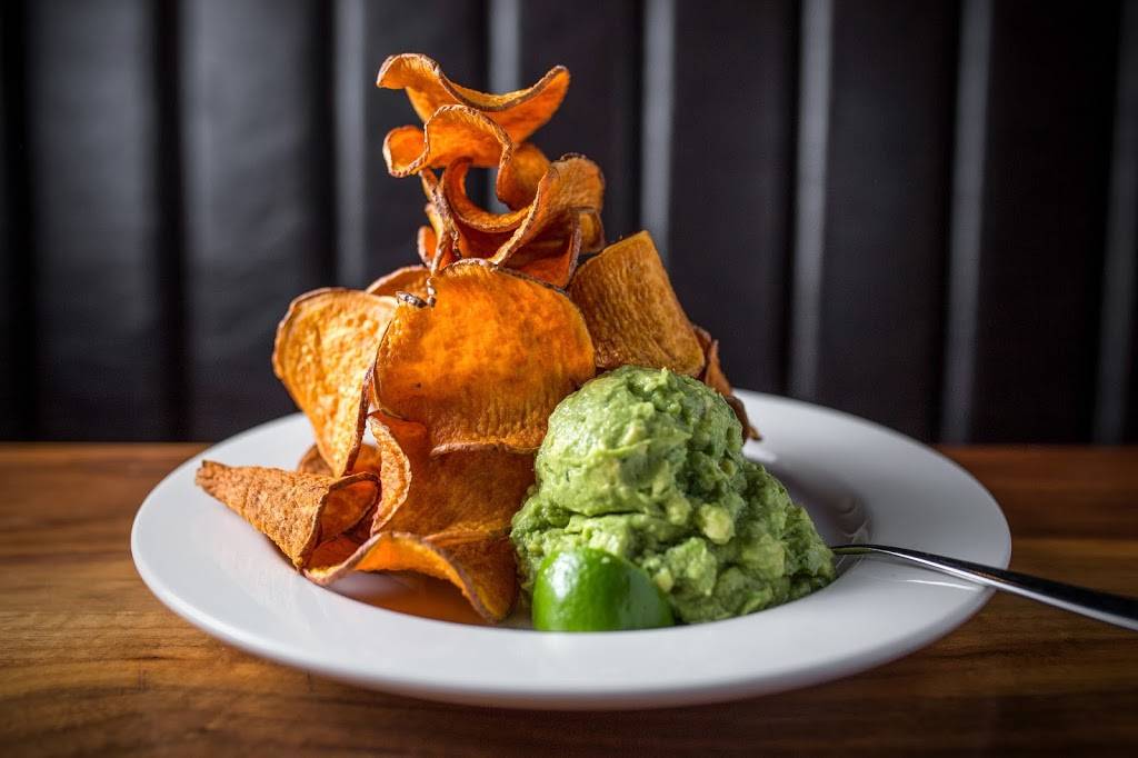 Doc Bs Restaurant + Bar | restaurant | 100 E Walton St, Chicago, IL 60611, USA | 3126261300 OR +1 312-626-1300