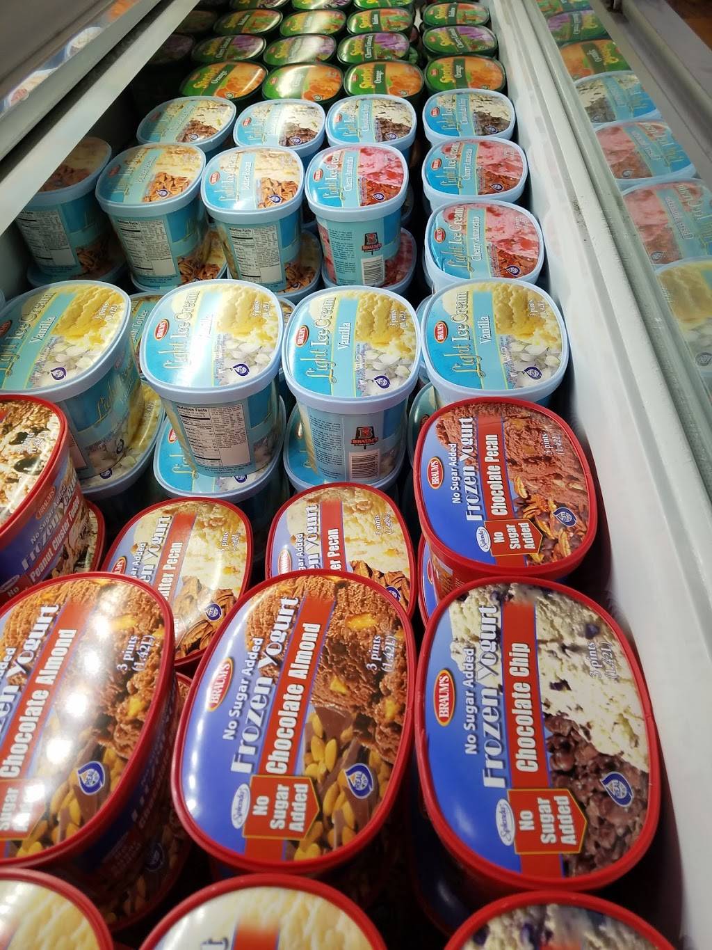 Braums Ice Cream & Burger Restaurant | restaurant | 2511 N College Ave, Fayetteville, AR 72703, USA | 4794448245 OR +1 479-444-8245