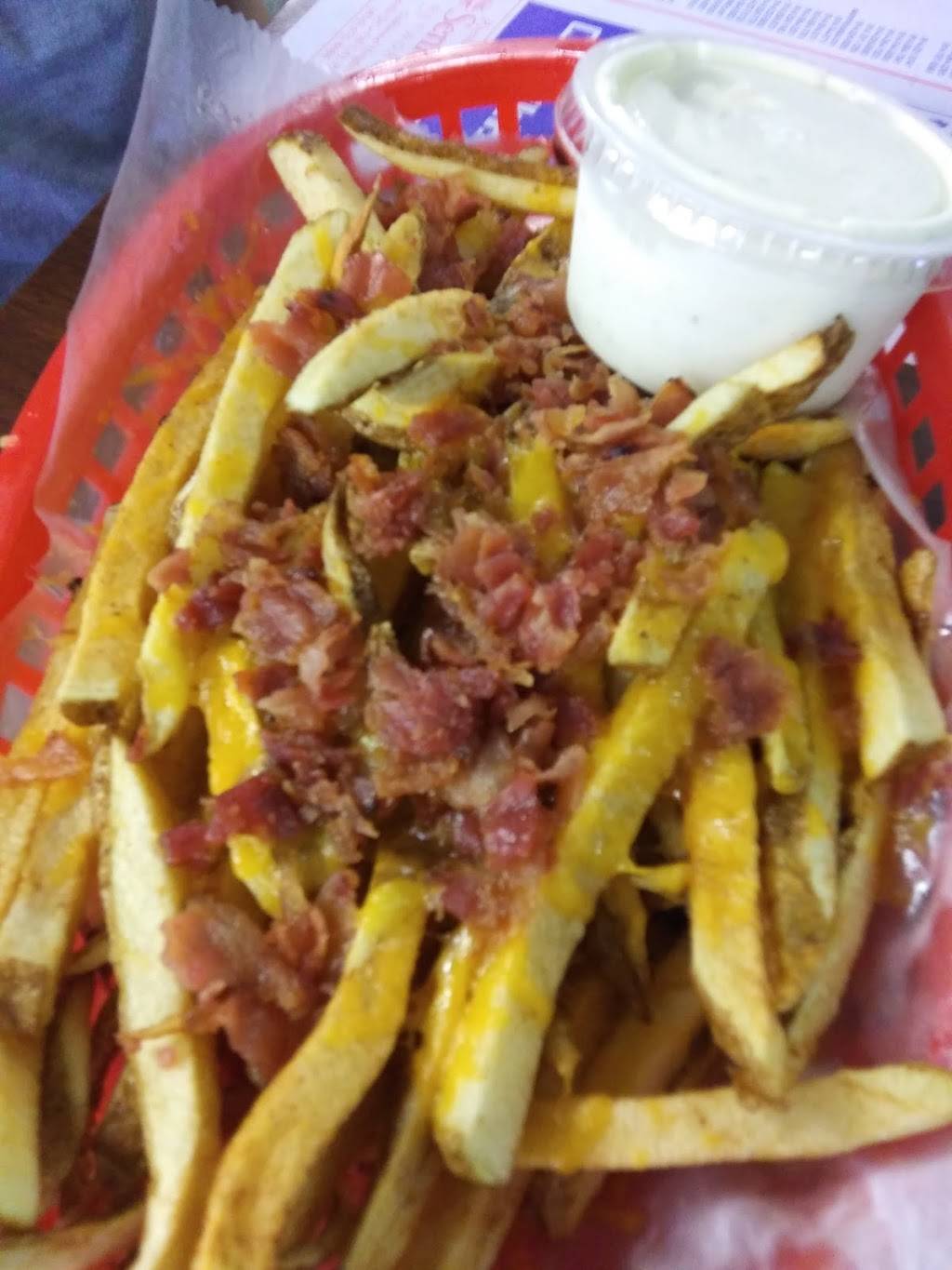 Pike Pizza | restaurant | 10827 US-322, Shippenville, PA 16254, USA | 8142272066 OR +1 814-227-2066