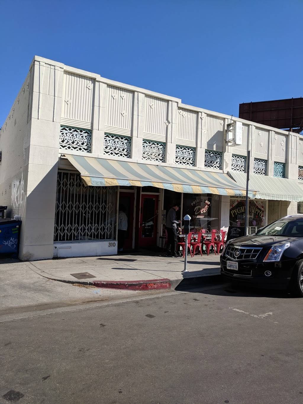 Potato Chips Deli | meal takeaway | 308 N Stanley Ave, Los Angeles, CA 90036, USA | 3239398226 OR +1 323-939-8226