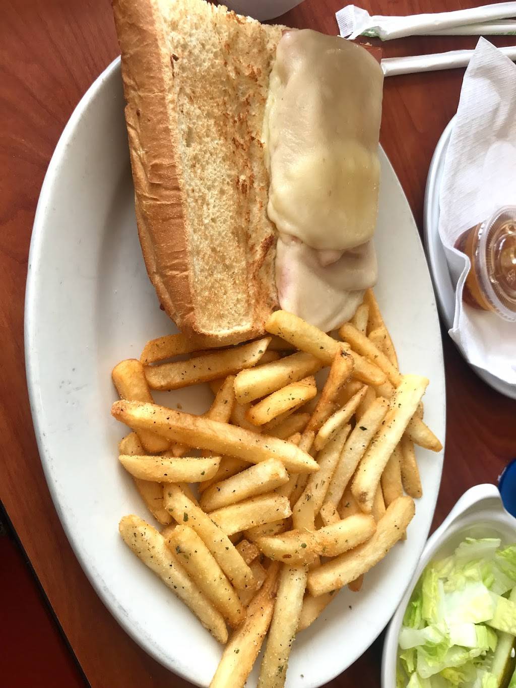 Dough Boys Pizza | restaurant | 3425, 1700 Atlantic Ave, Virginia Beach, VA 23451, USA | 7574226111 OR +1 757-422-6111