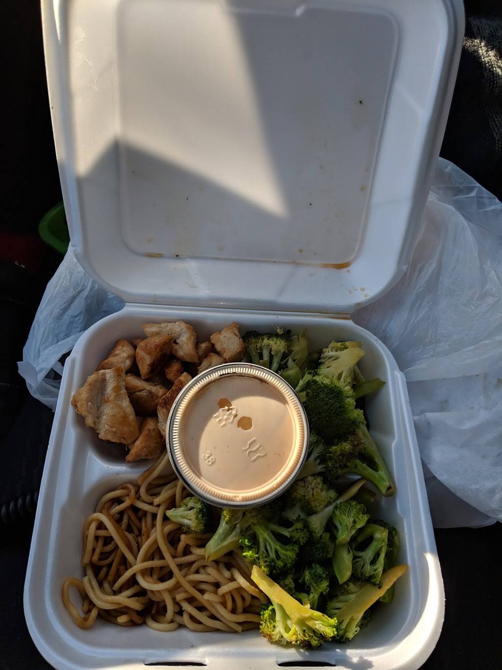 Kabuto Japanese Steakhouse and Sushi Bar | restaurant | 7724 Pineville-Matthews Rd, Charlotte, NC 28226, USA | 7045423400 OR +1 704-542-3400