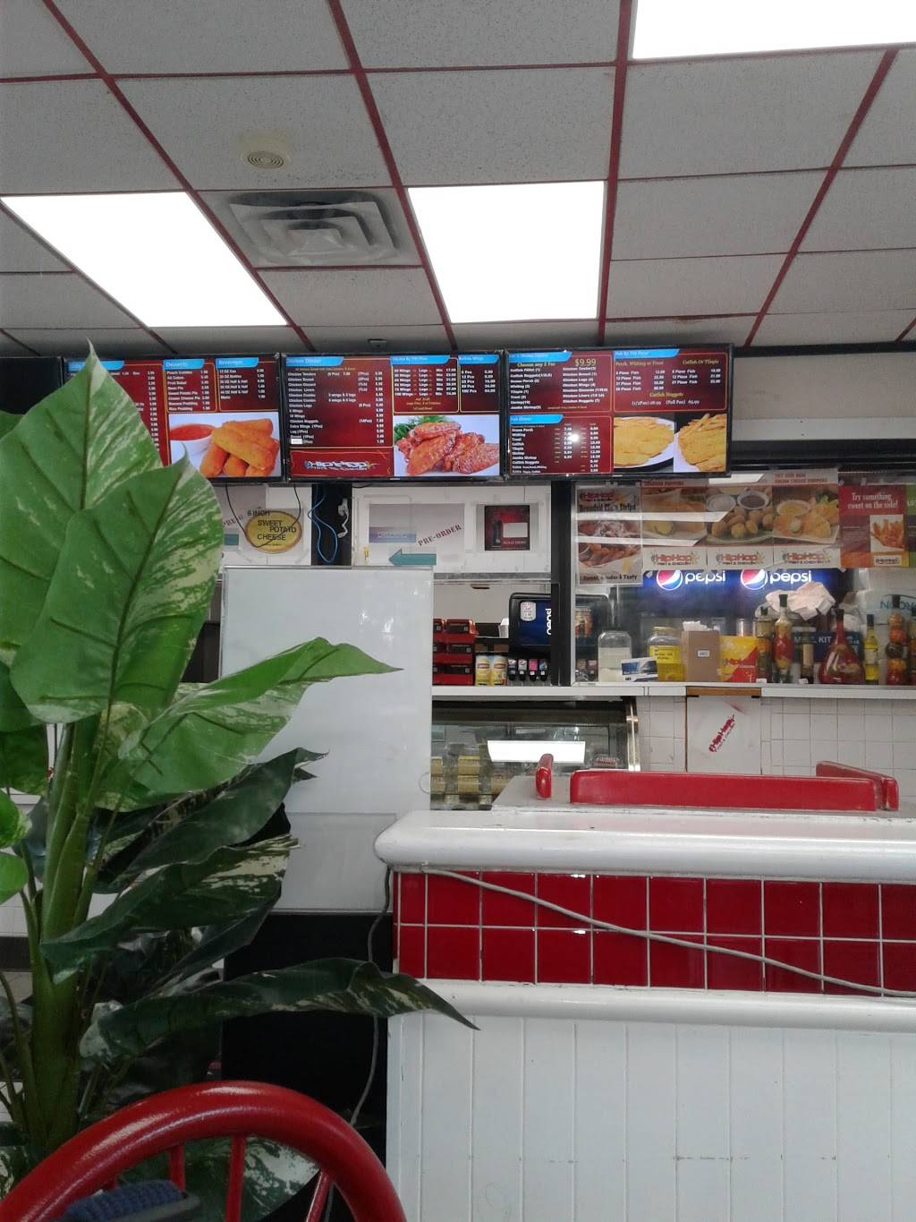 Hip Hop Fish & Chicken | restaurant | 3300 Reisterstown Rd, Baltimore, MD 21215, USA | 4104662727 OR +1 410-466-2727