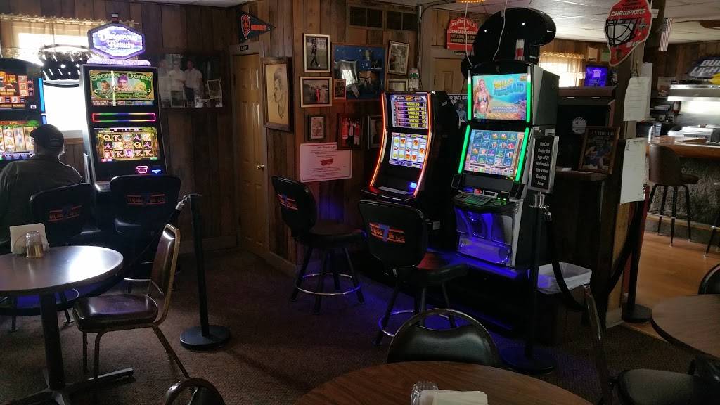 House of Lawrence | restaurant | 22709 Oak Grove Rd, Harvard, IL 60033, USA | 8159436225 OR +1 815-943-6225