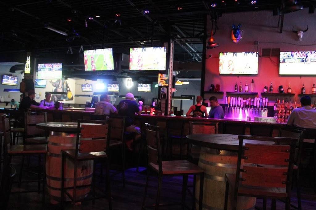 Mad Hippo Saloon | restaurant | 2948 Vineland Rd, Kissimmee, FL 34746, USA | 4074796881 OR +1 407-479-6881