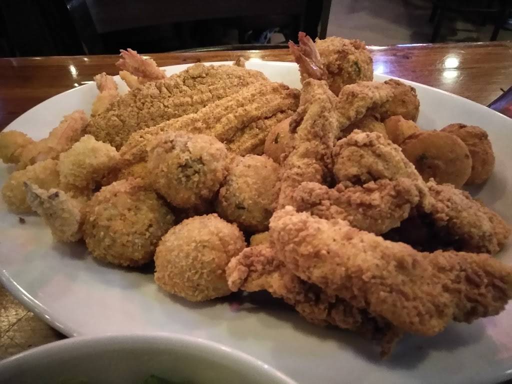 Bombshells | restaurant | 12810 Gulf Fwy, Houston, TX 77034, USA | 2814843279 OR +1 281-484-3279