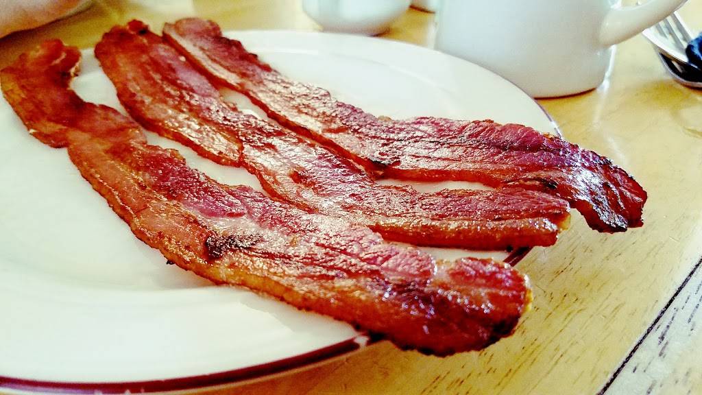 Luisas Cafe | cafe | 13698 Red Arrow Hwy, Harbert, MI 49115, USA | 2694699037 OR +1 269-469-9037