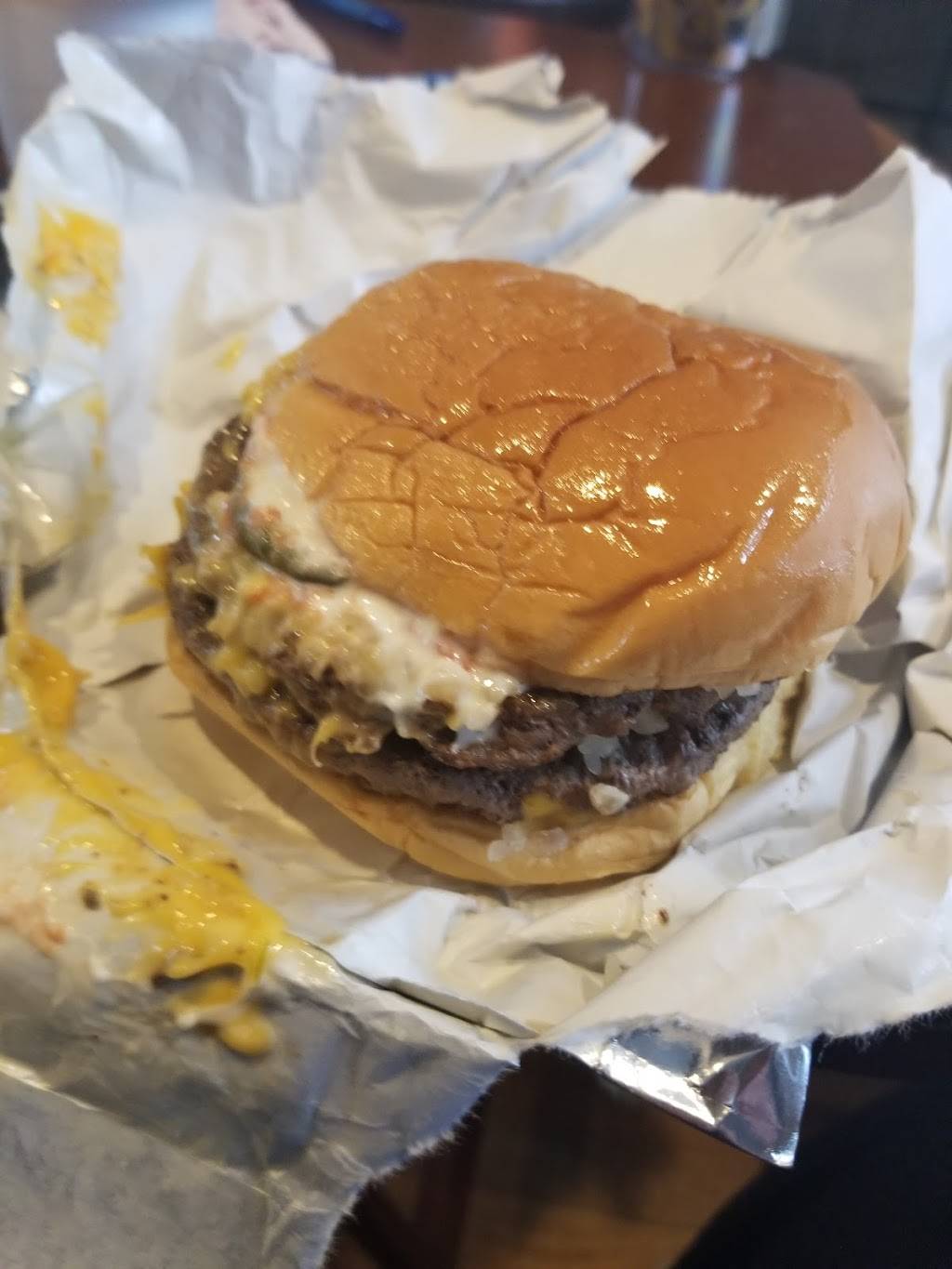 Burger City | restaurant | 1900 Hempstead Turnpike, East Meadow, NY 11554, USA | 5163853355 OR +1 516-385-3355