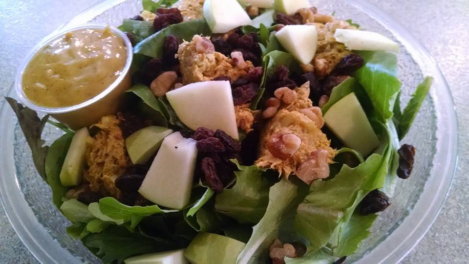 Ques Bar & River Deck | restaurant | 612 Water St, Prairie Du Sac, WI 53578, USA | 6083706033 OR +1 608-370-6033